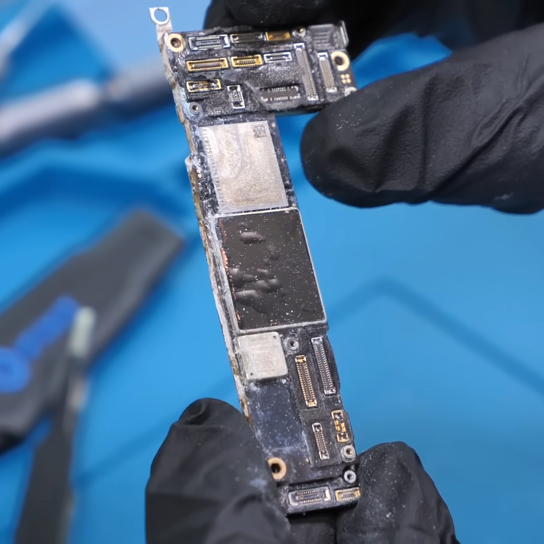 MacBook repairs at 613 Phone Repair